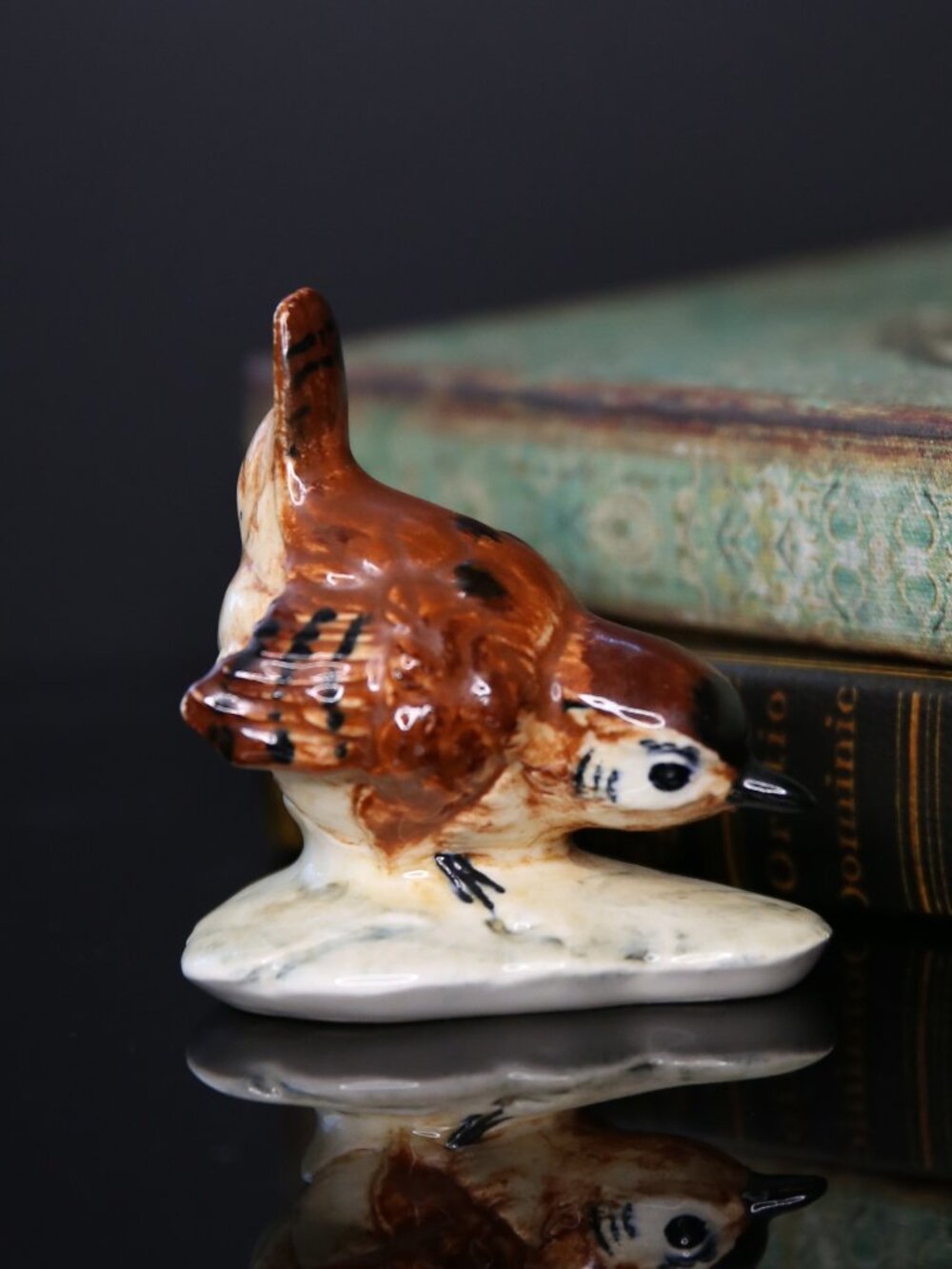 PENNSBURY WREN BIRD Figure Signed Pennsbury Pottery Vintage 1960's